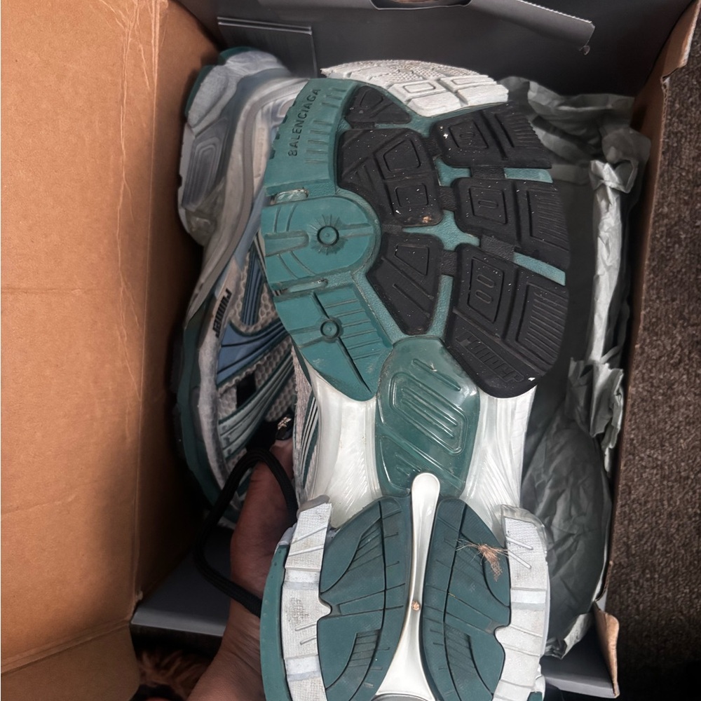 Balenciaga Runners - Picture 3 of 4